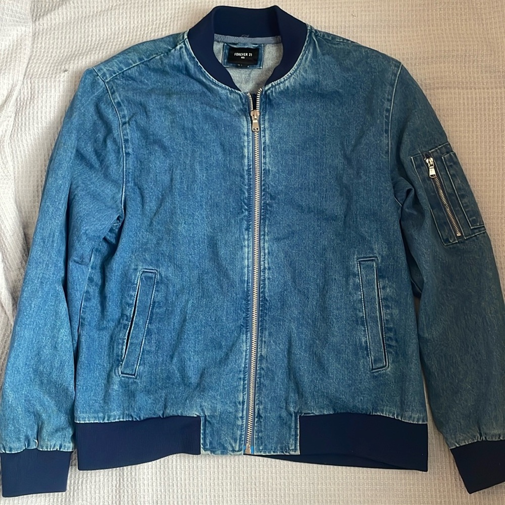 Forever 21 Men’s Vintage Denim Bomber Jacket. Size Large.